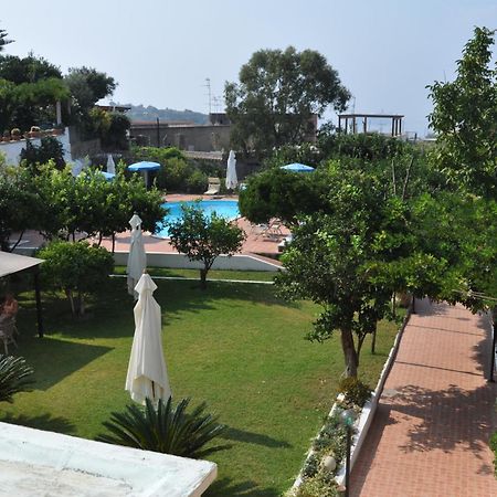 פרוסידה Hotel Savoia מראה חיצוני תמונה