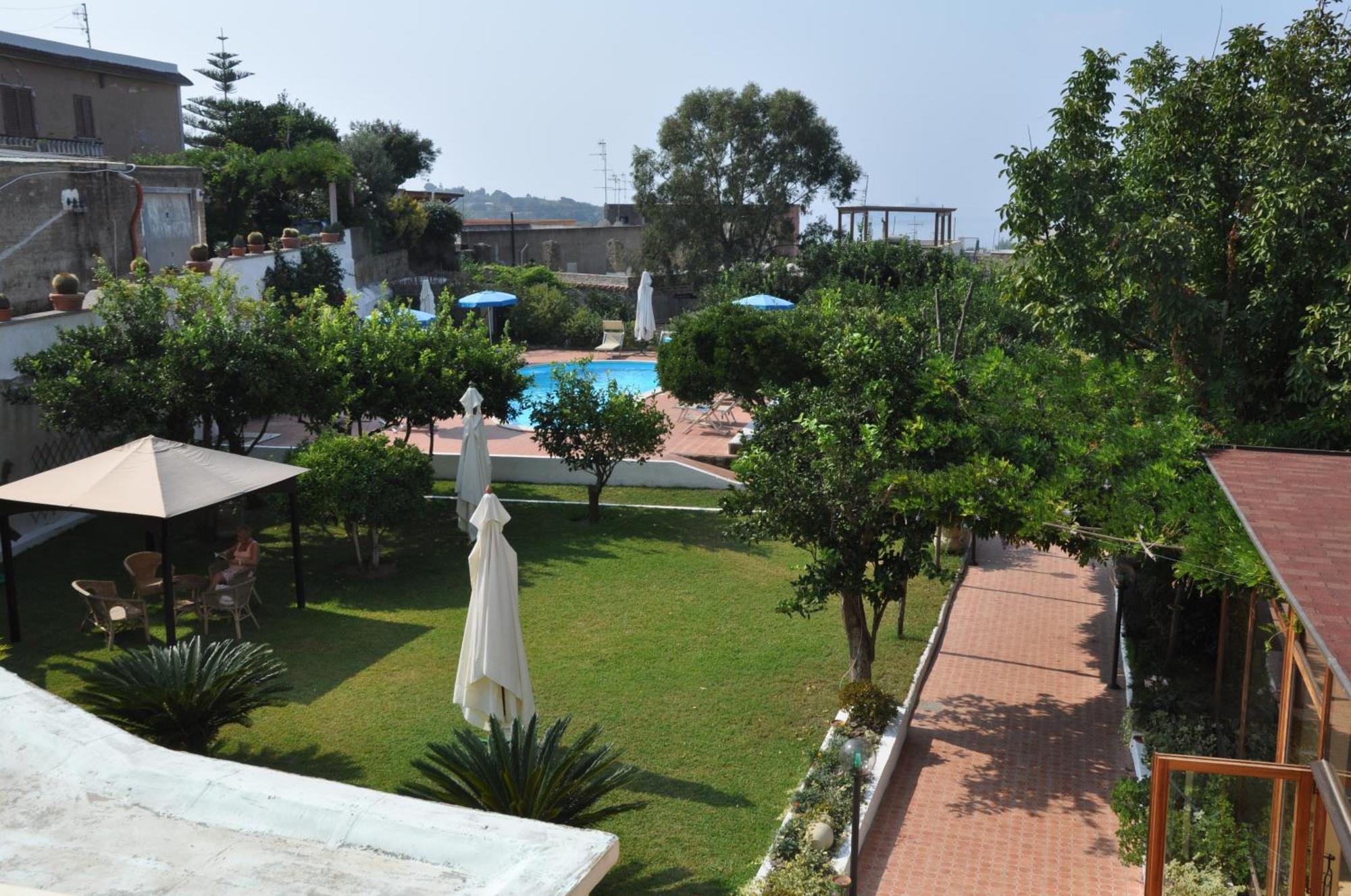 פרוסידה Hotel Savoia מראה חיצוני תמונה