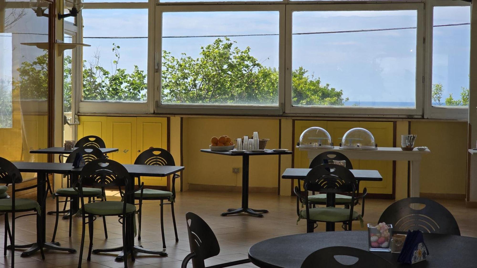 פרוסידה Hotel Savoia מראה חיצוני תמונה