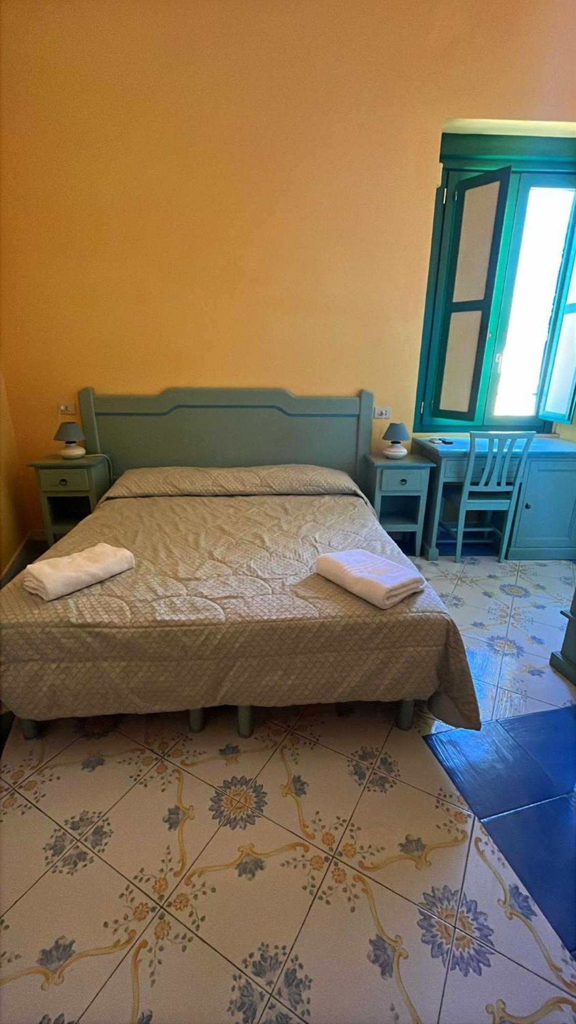 פרוסידה Hotel Savoia מראה חיצוני תמונה