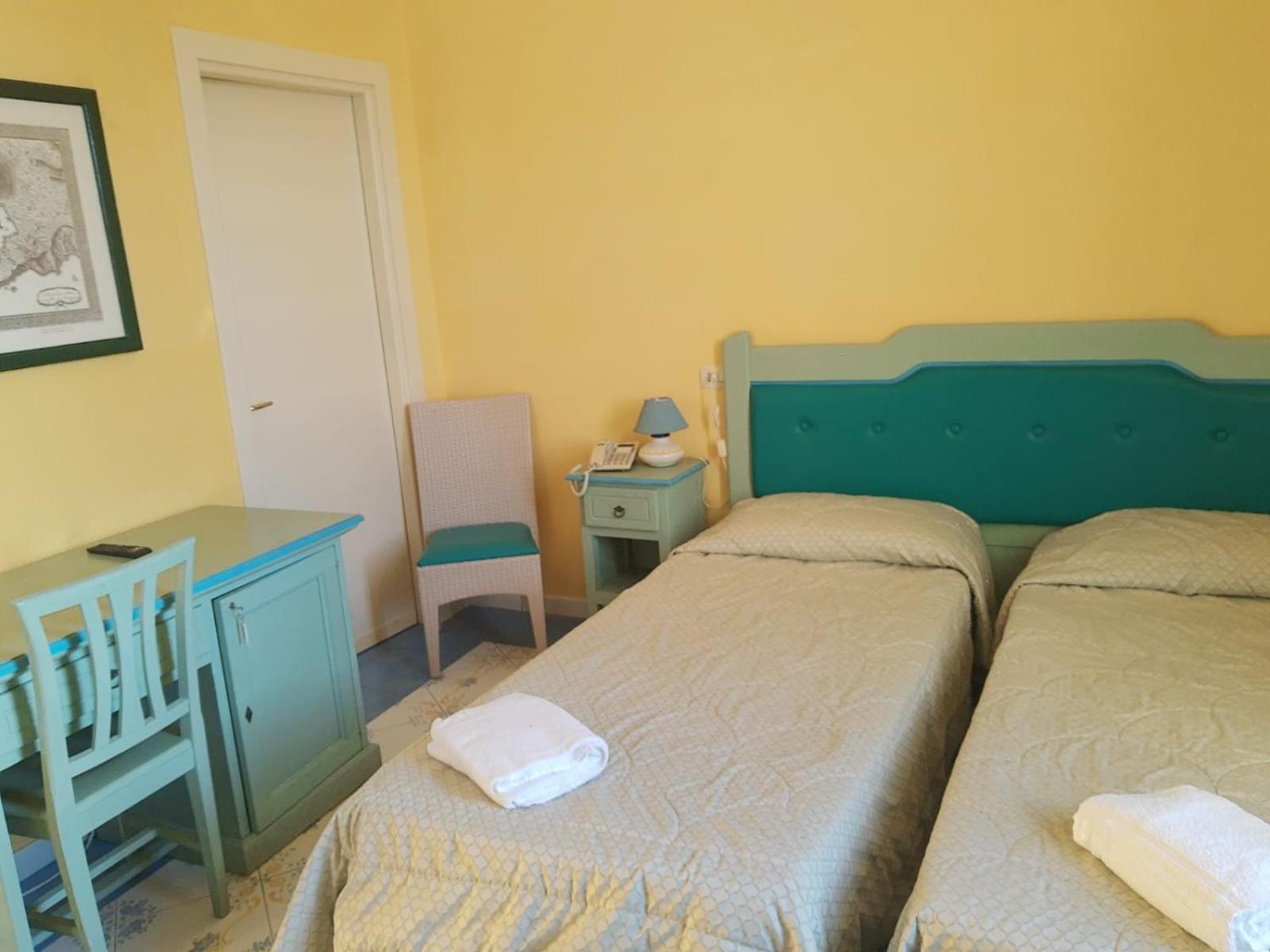 פרוסידה Hotel Savoia מראה חיצוני תמונה